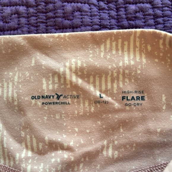 Old Navy Active Flare Leggings - Picture 9 of 13